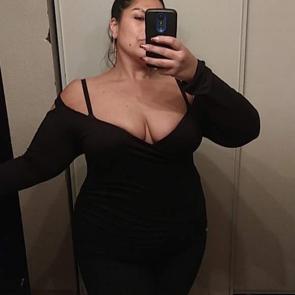 🆕 Sexy Top - Picture 2 of 3